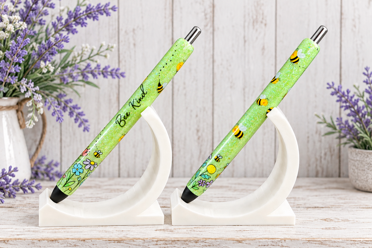 Handmade Bee Kind on green glitter pen with free refill