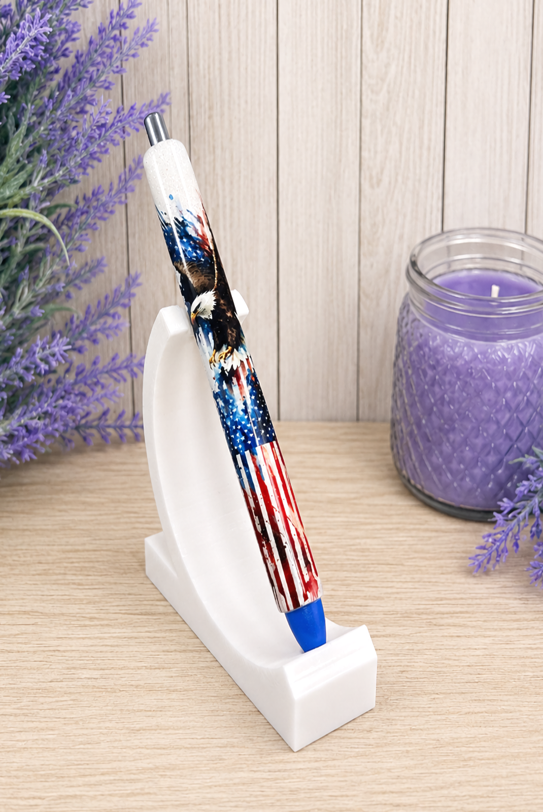 Handmade Patriotic Eagle and Distressed Flag glitter pen with free refill