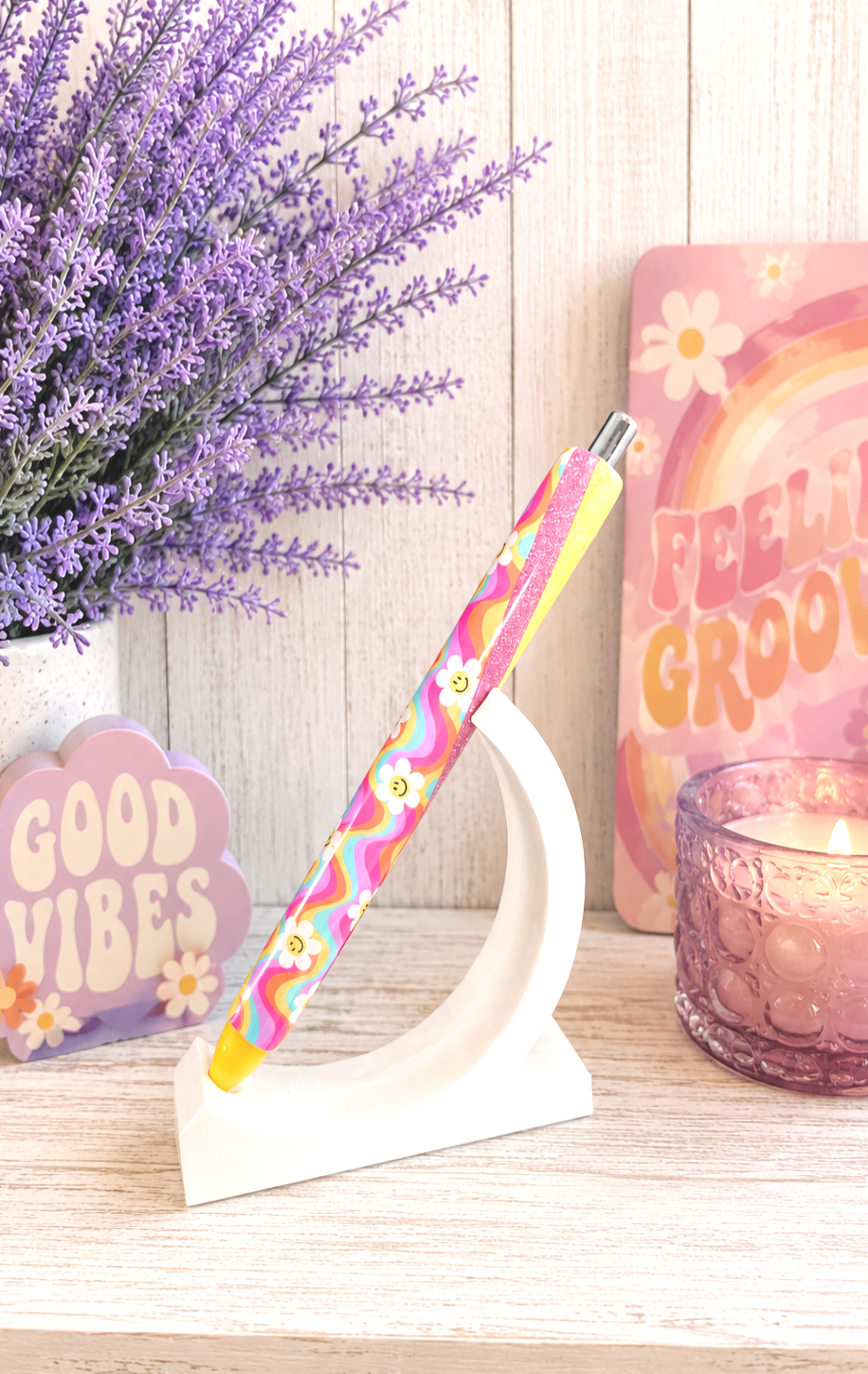 Handmade Retro Smiley Faces on Yellow glitter pen with free refill