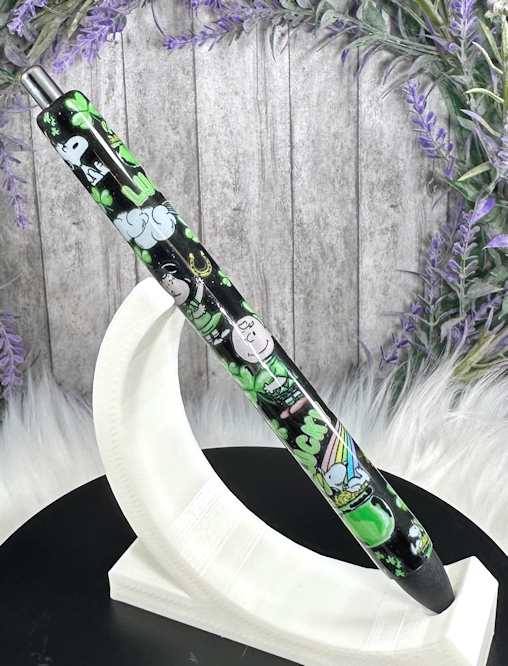 Handmade Peanuts St Patrick's Day glitter pen with free refill