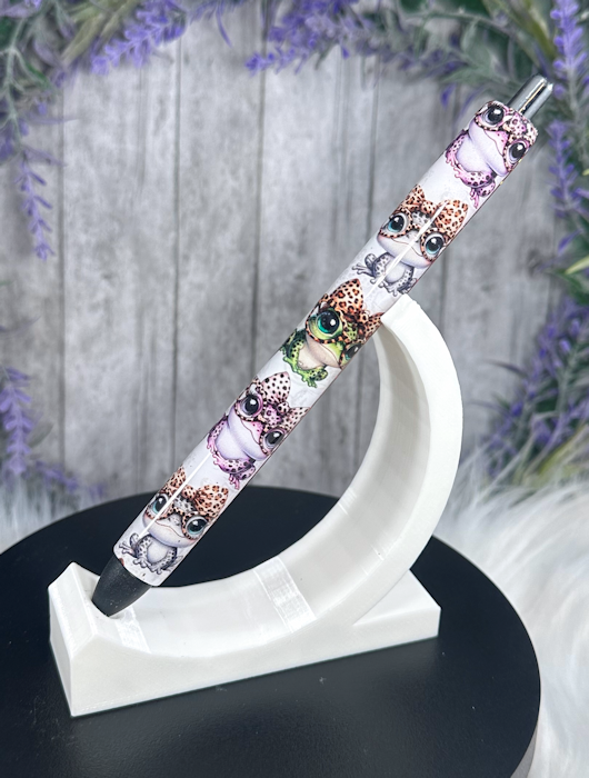 Handmade Bougie Frogs on pink glitter pen with free refill