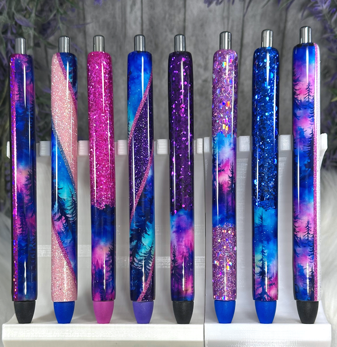 Handmade Northern Lights on white glitter pen with free refill