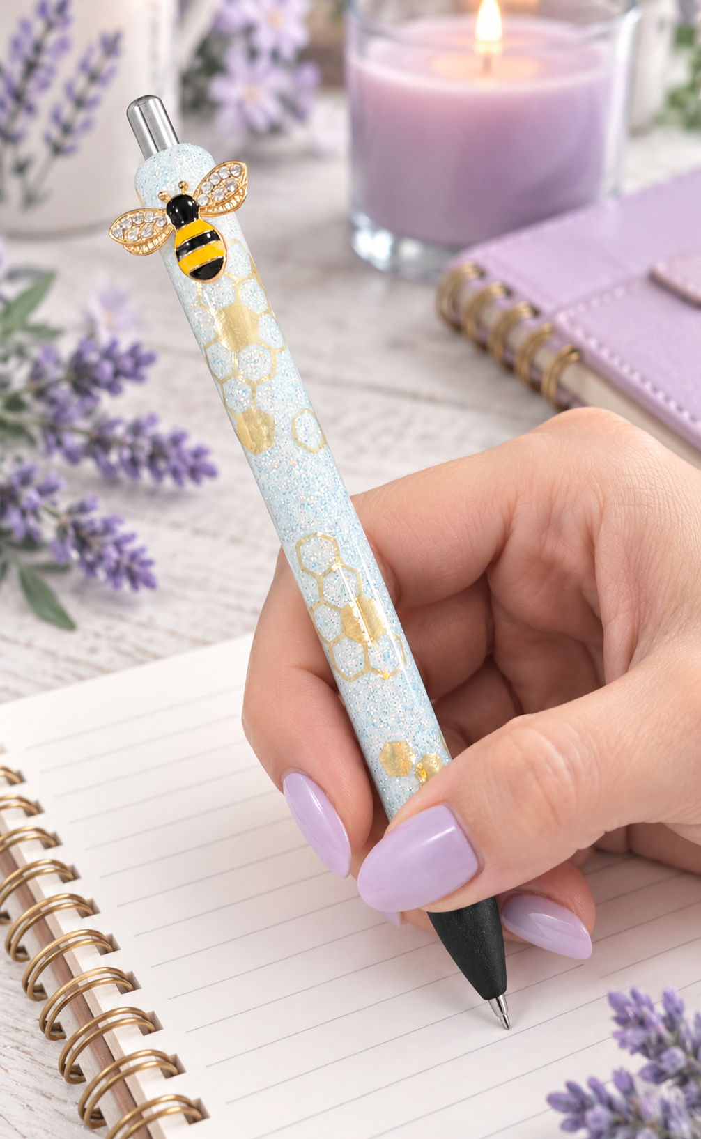 Handmade Queen Bee  glitter pen with free refill